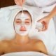 Kosmetikbehandlung Maske